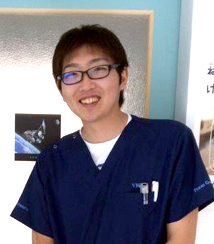 獣医師 西村 隆慈